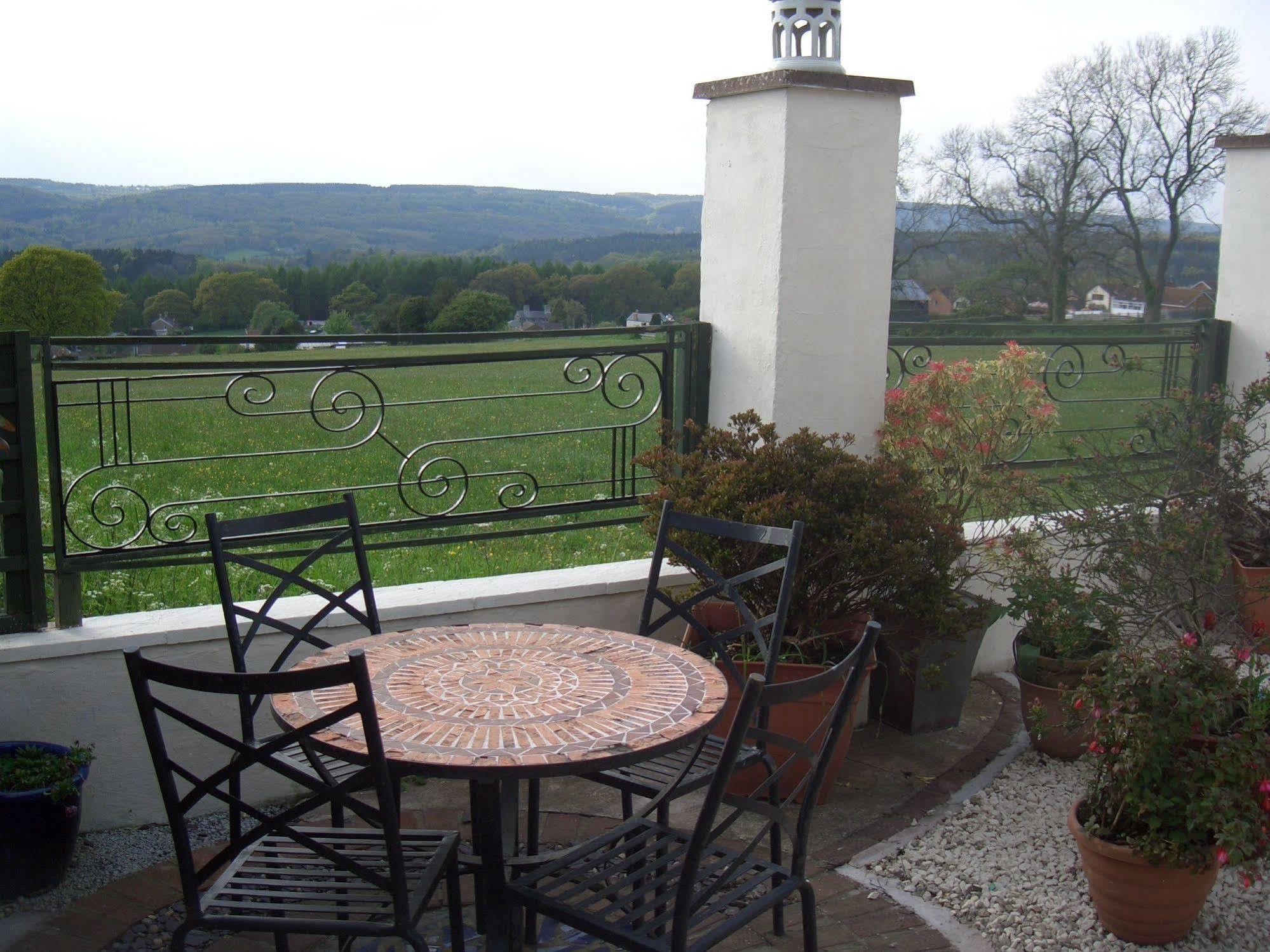 Dean Valley Panorama Bed & Breakfast Lydney Exterior photo