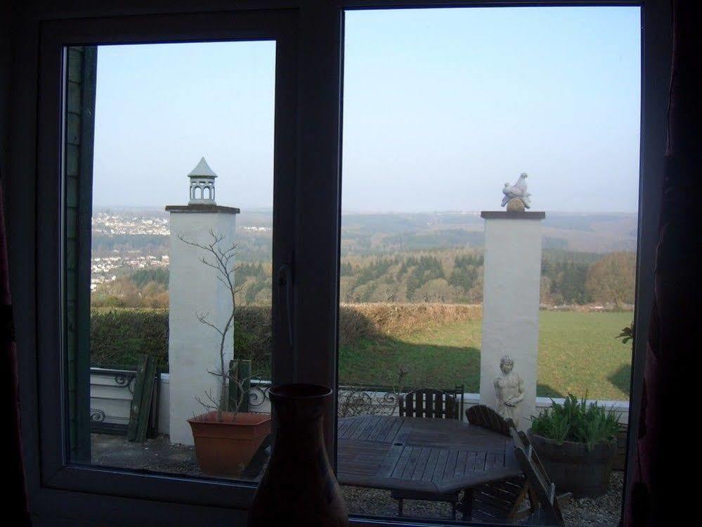 Dean Valley Panorama Bed & Breakfast Lydney Exterior photo